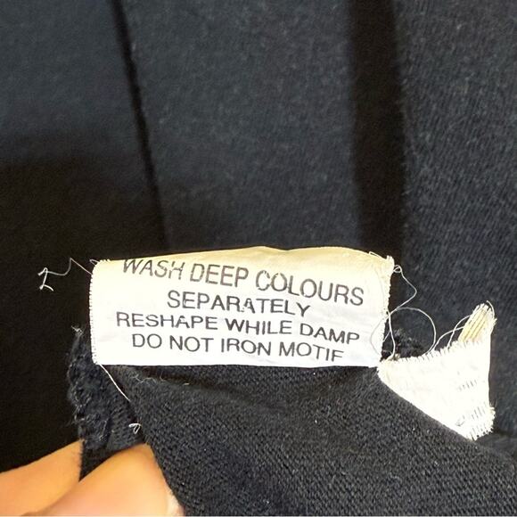 Guinness Black Crewneck Shirt. Size XXL. In excellent condition! - Picture 6 of 7